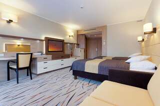 Отель Hotel Wellness Medical Spa Unitral Мельно Улучшенный двухместный номер с 1 кроватью или 2 отдельными кроватями-2